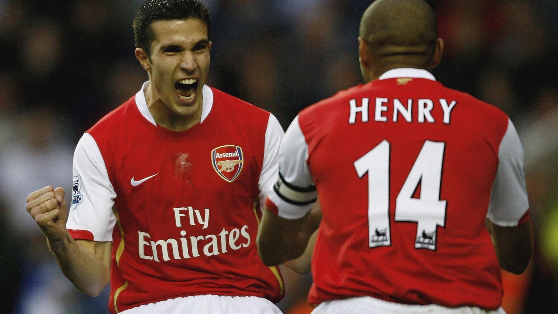 C罗焦点对战，德罗巴与80激战西班牙队分钟，出色防守胜负难料！观众掌声雷动